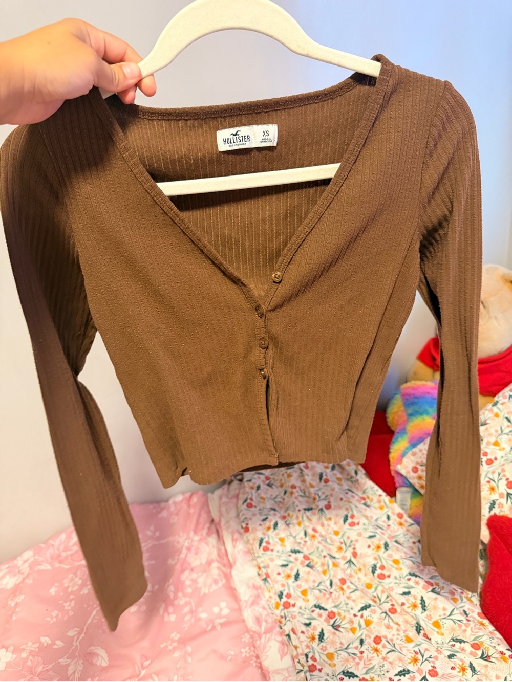 Hollister Brown Ribbed V‑Neck Button-Front Long Sleeve Top